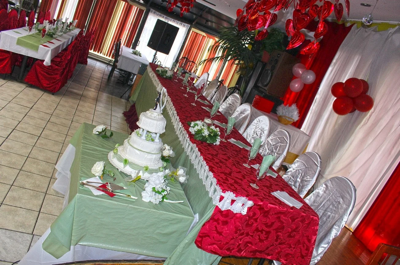 Wedding hall at Caribbean Paradise Montreal, set for reception
